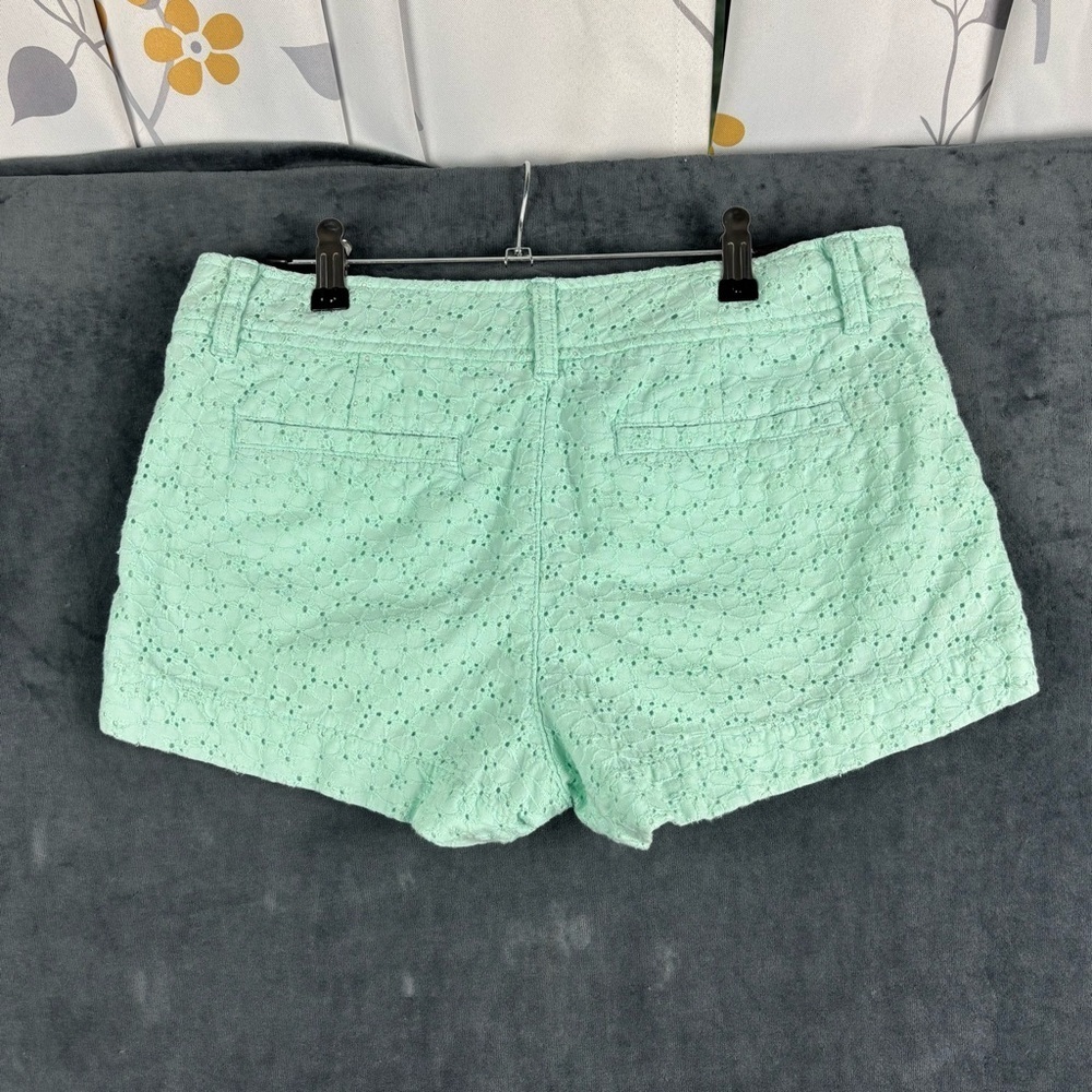 Lilly Pulitzer Walsh Light Aqua Floral Eyelet Lace Shorts Sz 4 - Picture 3 of 10